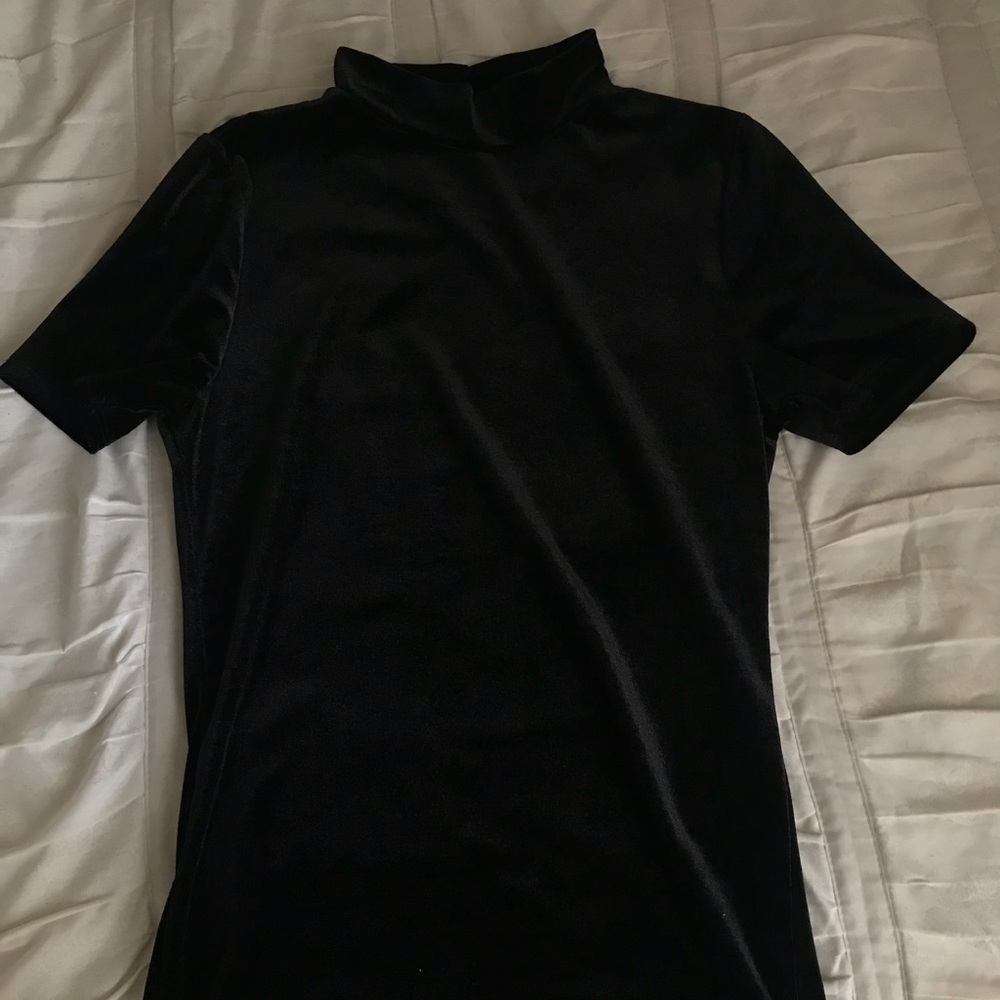 Short sleeve turtleneck